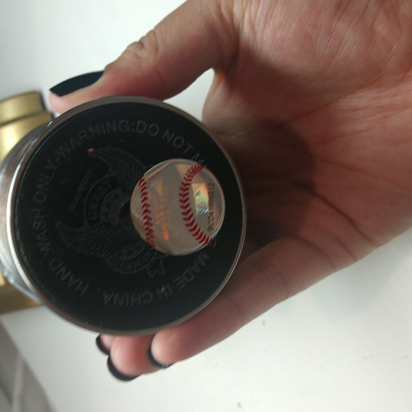 Phillies travel mug never used - Picture 6 of 6